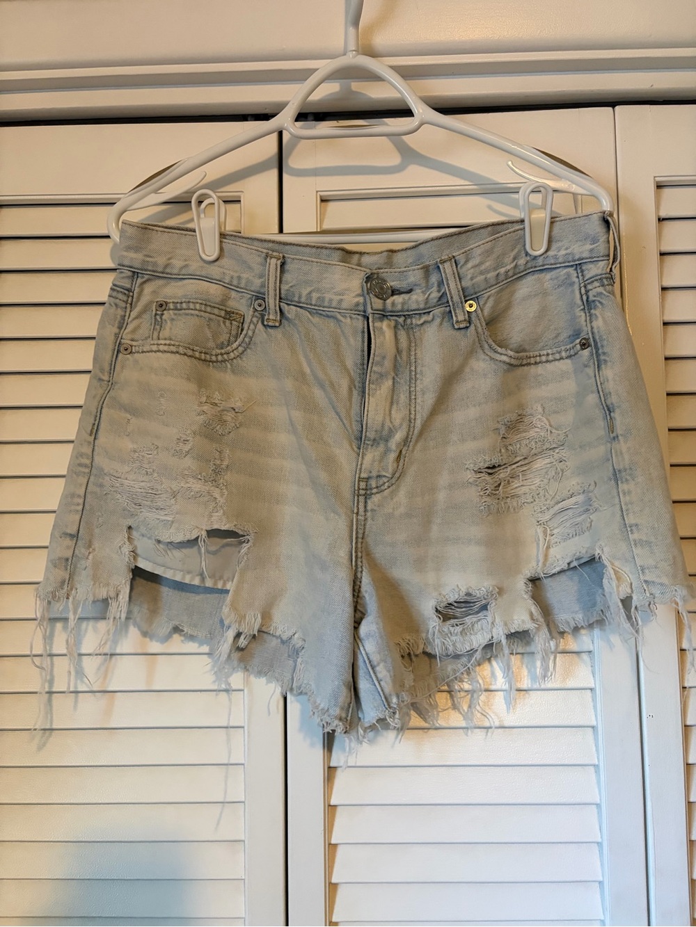 American Eagle Outfitters Light Blue Distressed Hi Rise festival Shorts
